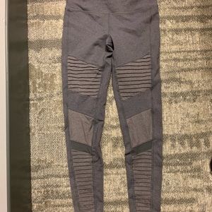 ALO Yoga Gray Textured Leggings